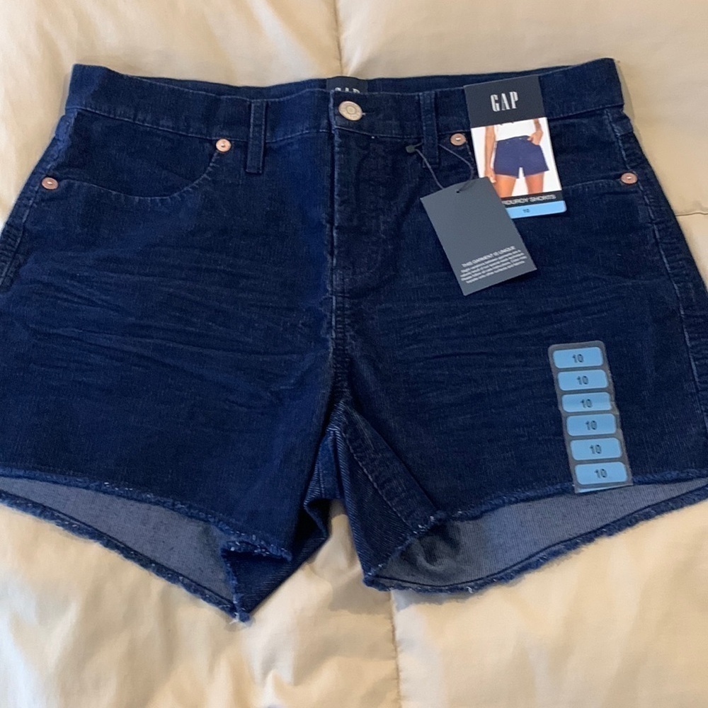 NWT Womens High Waisted GAP Brand Corduroy Shorts. Blue. Size 10.